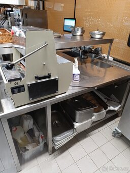 Nerezový stul s chlazením - 3