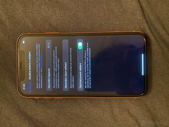 iPhone XR - 3