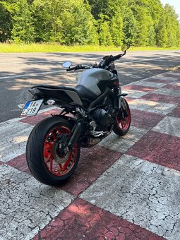 Yamaha MT 09 - 3
