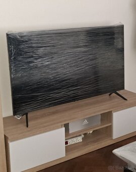 TV Samsung LED 50" (127 cm) + TV stolek dub sonoma - 3