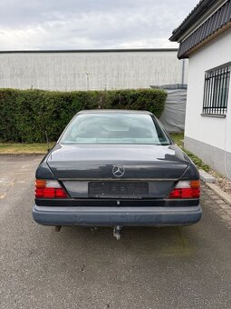 Mercedes 124 coupe - 3
