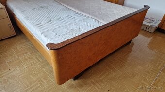 Skříně, noční stolky, postel z roku 1957 - 3
