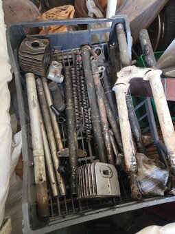 Prodám díly na Jawa pionýr,a na Jawa, ČZ - 3