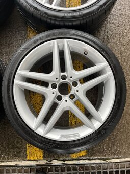 Mercedes amg r18 - 3