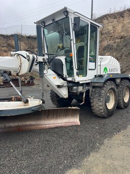 Grader New Holland - 3