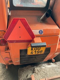 Smykový nakladač Locust 853 - 3