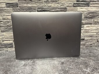 CTO MacBook Pro 15" 2017 i7 / 16GB / 500GB / Pro 560 - 3