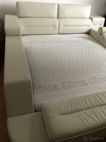 Luxusní velká kožena postel s trezorem a masáži - 3