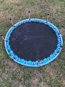 Dětská zachovalá trampolína 140cm - 3