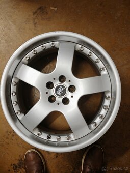 Dvoudílná R18 5x100 Space wheels - 3