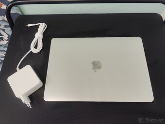 MacBook Pro 2017 | 16GB RAM | 256GB solid-state disk - 3