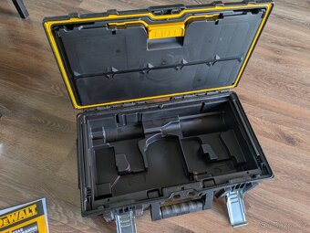 Dewalt tough kufry - 5 ks - IP 65 - 3 nové, 2 použité - 3