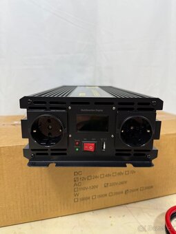 Napájecí invertor 2500W LCD Displej - 3