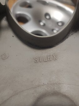 Sada 4 kusů poklic Peugeot (14") - 3