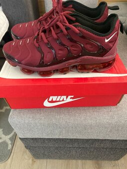 NIKE AIR VAPORMAX PLUS - 3