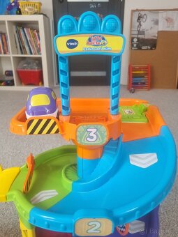 Parkovací dům Vtech - 3