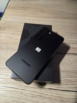 Samsung S22 5G 128 GB Černý - 3