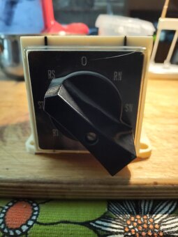 Reversní vačkový spínač - 3