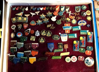 různé staré odznaky - 3