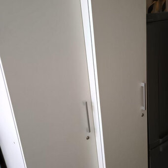 Skřín policová zamykací , klíče - 3