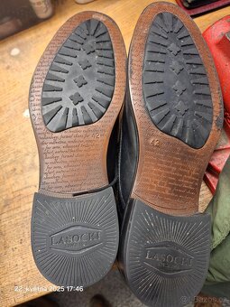 Polobotky černé. - 3