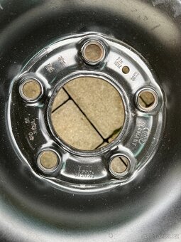 4x plechový disky 5x112 R16, letní pneu 50% - 3