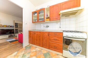 Zařízený byt 1+1 s krásným výhledem, 33 m² + 7 m² lodžie, Pr - 3