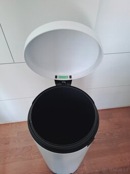 Koš na odpadky Brabantia 30 litrů - skoro nový, matná bílá - 3