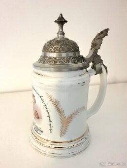 Porcelánový korbel s cínovým víčkem z roku 1900 - 3
