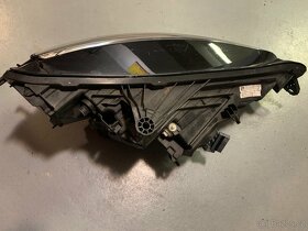 Levý přední světlomet Volvo V60 - 3