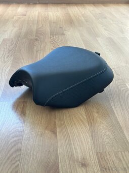 Originál zvýšené sedlo pro Kawasaki Z650 - 3