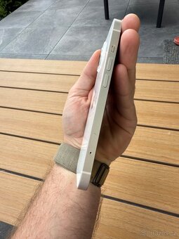 iPhone 13 128GB, bílá - 3