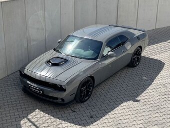 Pronájem vozu Dodge Challenger 5.7 HEMI Shaker - 3