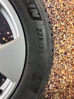 VOLVO EX30 225/55r18 - 3