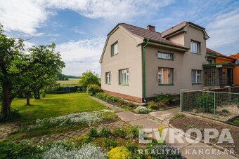 Prodej rodinného domu 7+1 v obci Nový Přím - 3