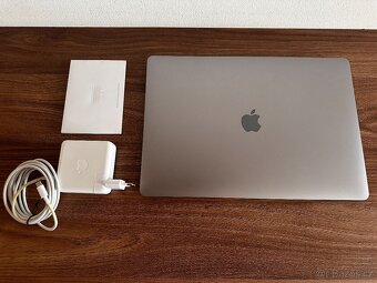 Apple MacBook Pro 15" (2017) 16GB/512GB Space Grey - 3