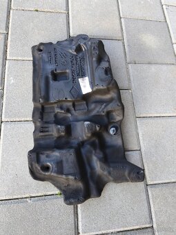 Kryt motoru Renault Trafic - 3