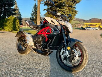 MV AGUSTA BRUTALE 800RR - 3