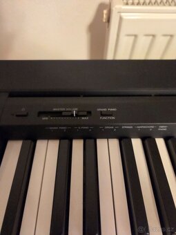 Yamaha P-45 ZÁRUKA - 3