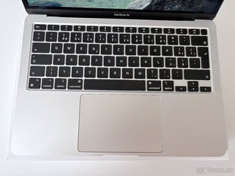 MacBook Air M1 Stříbrný CZ | TOP stav - 3