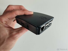 RaspberryPi 3B+ + krabička, microSD karta, originální zdroj - 3