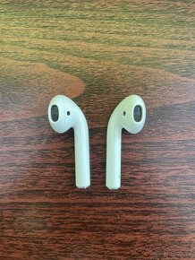 Apple AirPods 2. Generace - 3