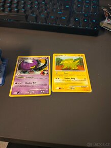 10-15 let starý balíček Pokémon karet. - 3