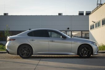 Alfa Romeo Giulia 2.0 Turbo Veloce AT AWD - AJ NA SPLÁTKY - 3