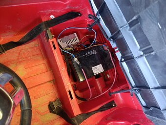 Dětské elektrické autíčko - 3