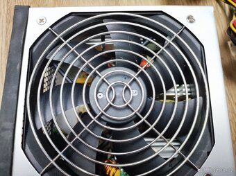 Fortron AX550-60APN – 550W ATX zdroj - 3
