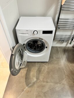 Like-New LG Washing Machine - 3