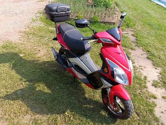 Skútr 125 ccm - 3