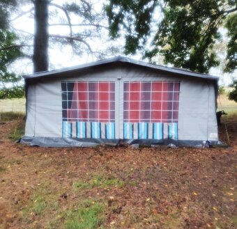 Karavan Hobby 520 + uzavíratelný předstan - 3
