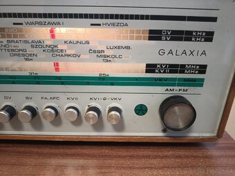 Historické rádio Tesla Galaxia 440A s FM anténou - 3